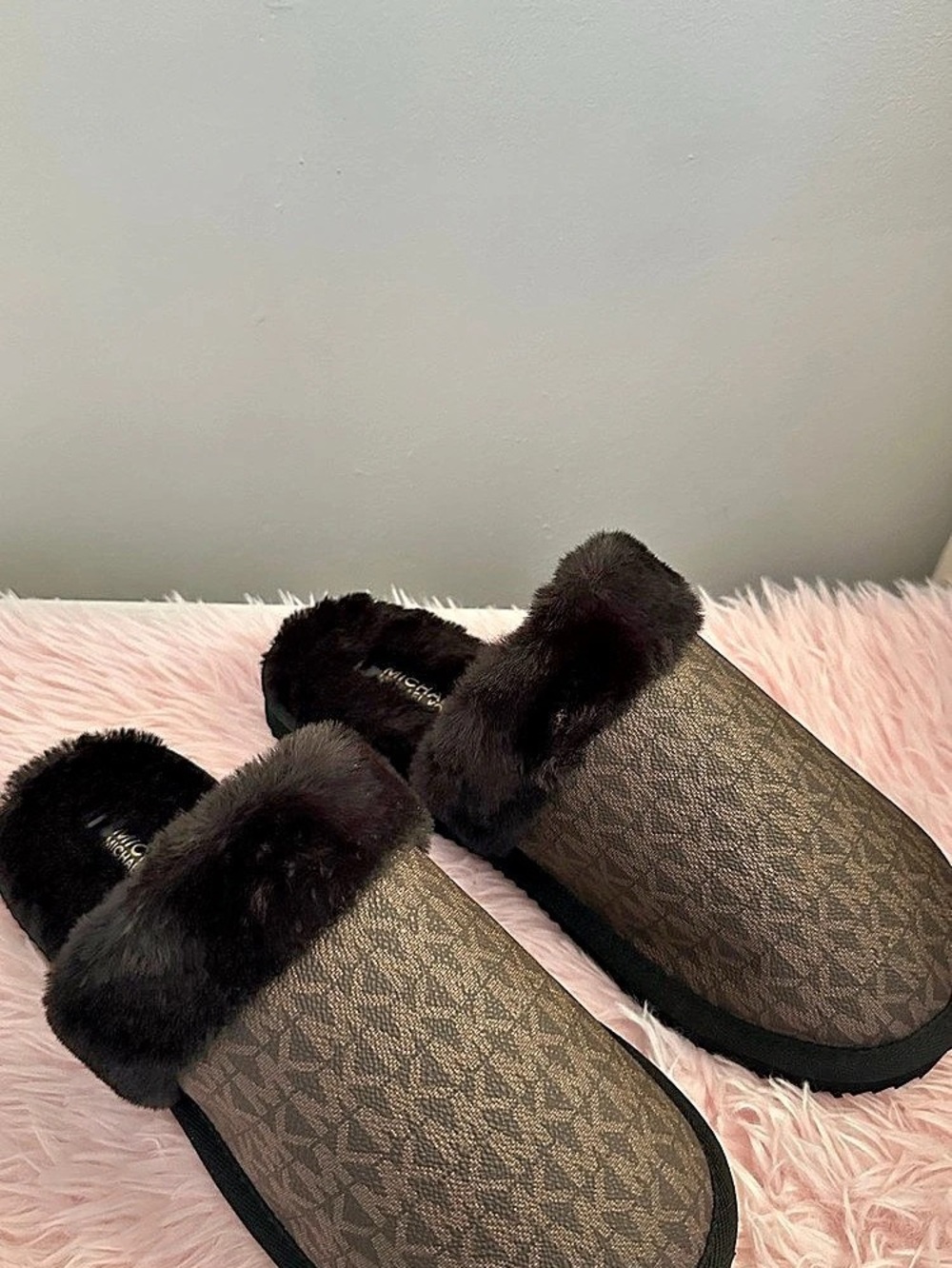 Michael Kors Lydia Close Toe Slippers US 9M